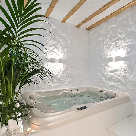 Mythos Luxury * Naxos City